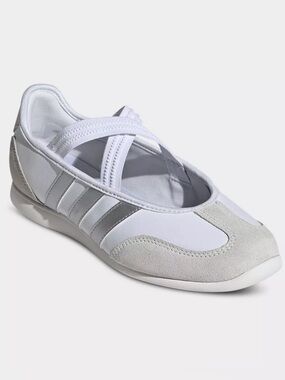 NWT ADIDAS Barreda Mary Jane Shoes!